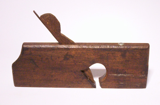 Ferramentas-antigas-de-marcenaria-plaina-rebaixadeira